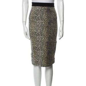 Dolce and Gabbana leopard pencil skirt